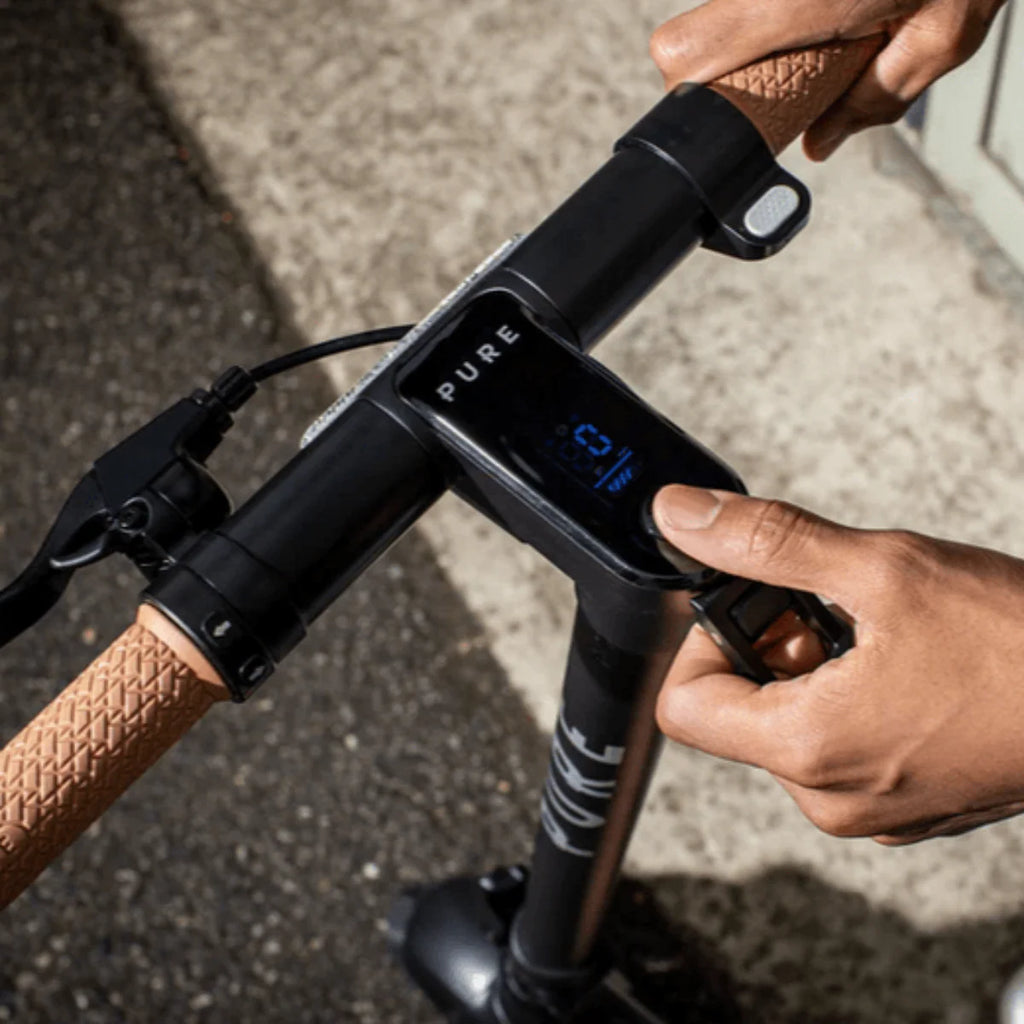 Trottinette Électrique Pure Air Pro 4 : Confortable et Ultra-Légère