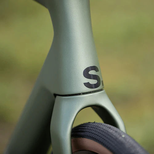 Vélo Électrique Gravel Superior IXR : Ultra Léger et Dynamique