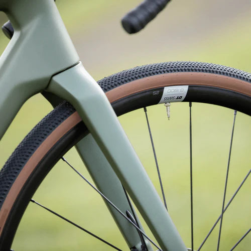 Vélo Électrique Gravel Superior IXR : Ultra Léger et Dynamique