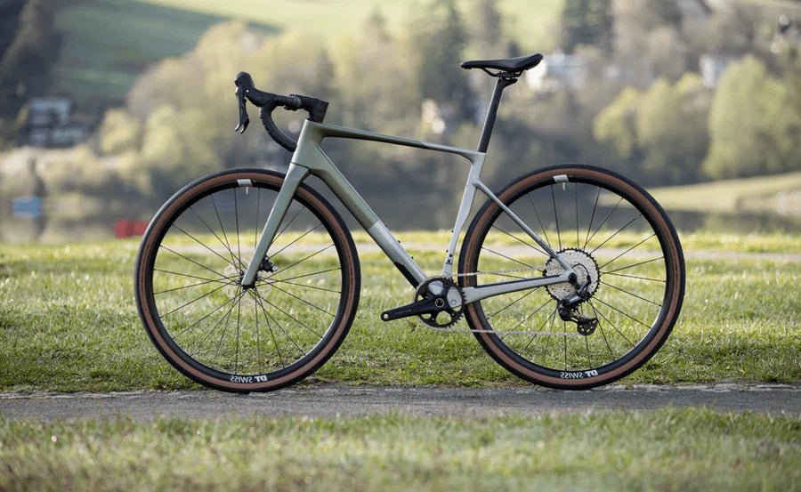 Vélo Électrique Gravel Superior IXR : Ultra Léger et Dynamique